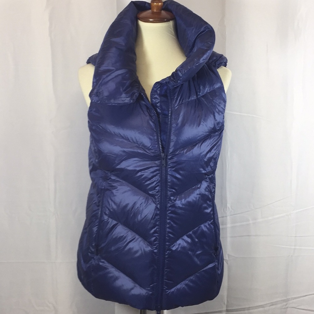 L.L. Bean warm & light Down Vest Alpha Blue Small